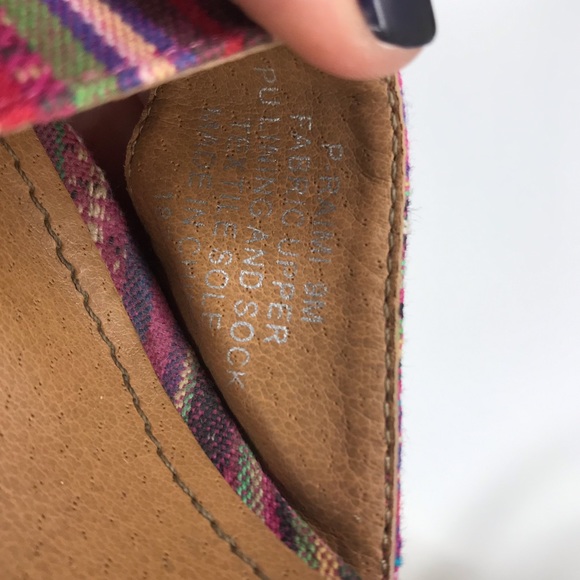 Steve Madden Stripe Heels - Picture 4 of 4